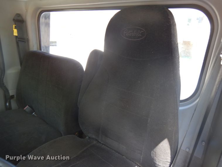 image for item IT9414 2014 Peterbilt 337  rollback truck