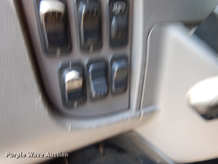 image for item IT9414 2014 Peterbilt 337  rollback truck