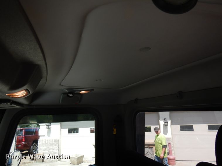 image for item IT9414 2014 Peterbilt 337  rollback truck