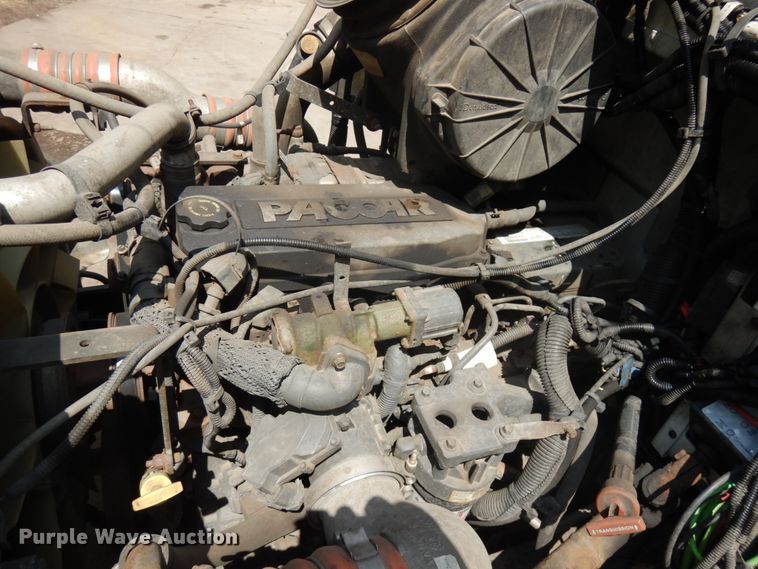 image for item IT9414 2014 Peterbilt 337  rollback truck