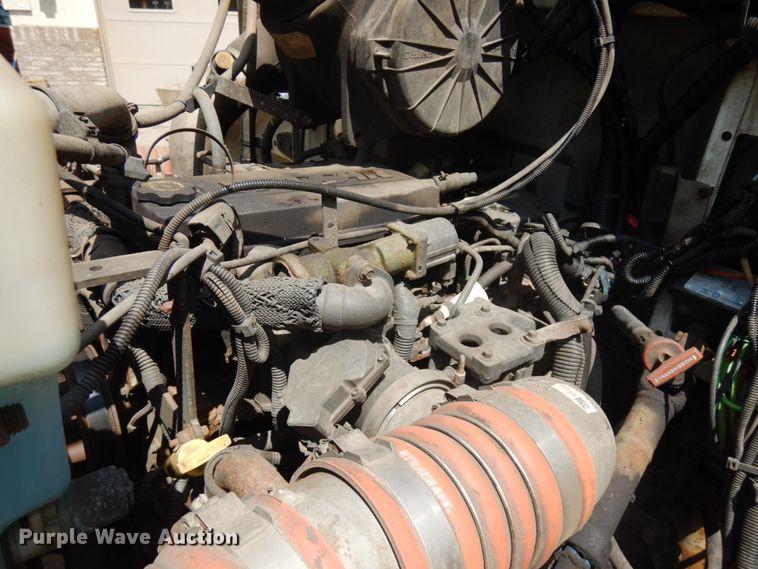 image for item IT9414 2014 Peterbilt 337  rollback truck