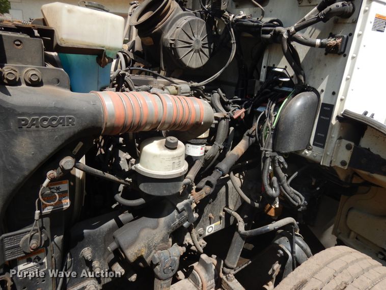 image for item IT9414 2014 Peterbilt 337  rollback truck