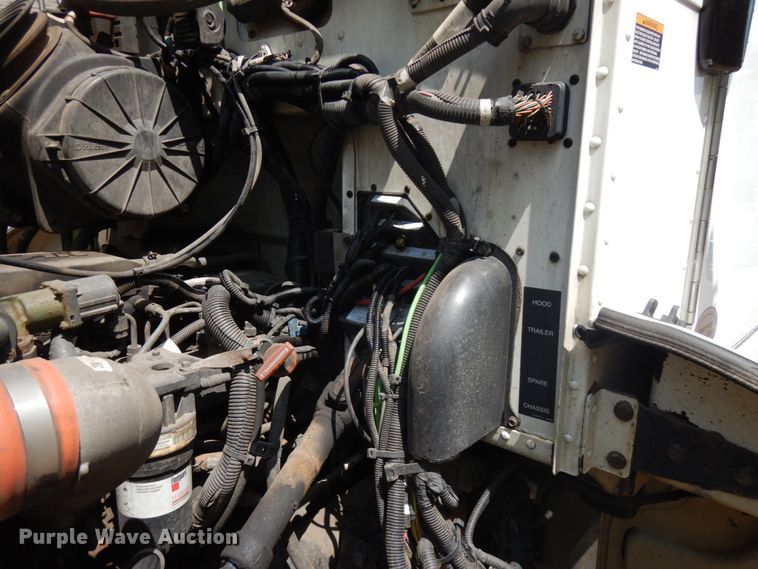 image for item IT9414 2014 Peterbilt 337  rollback truck