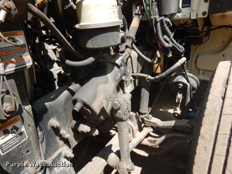 image for item IT9414 2014 Peterbilt 337  rollback truck