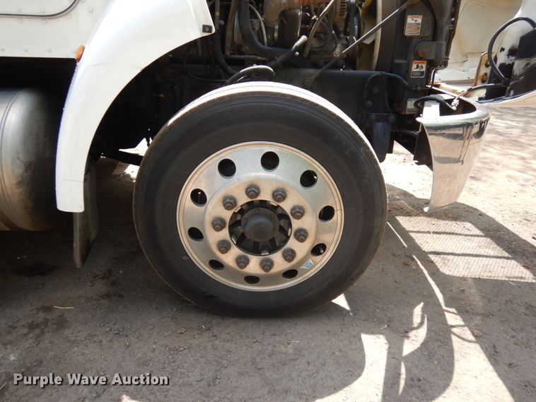 image for item IT9414 2014 Peterbilt 337  rollback truck