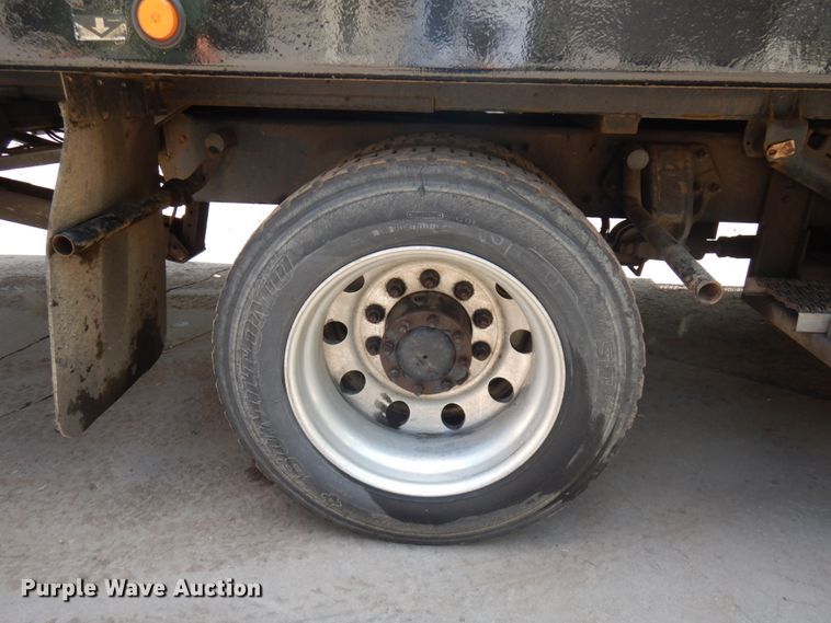 image for item IT9414 2014 Peterbilt 337  rollback truck