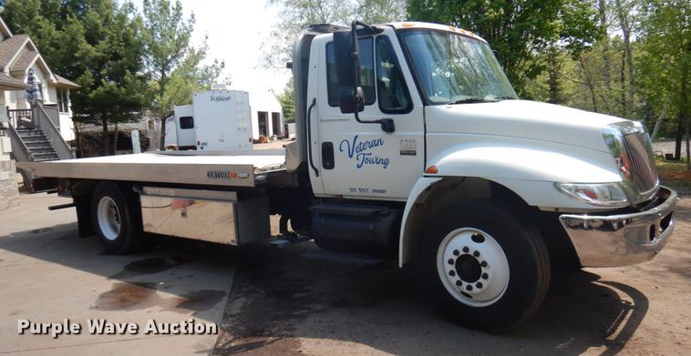 image for item IT9415 2007 International 4300  rollback truck