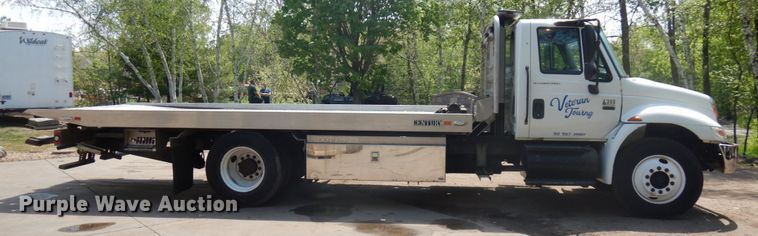 image for item IT9415 2007 International 4300  rollback truck