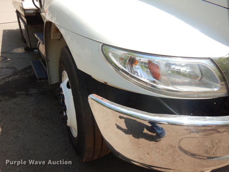 image for item IT9415 2007 International 4300  rollback truck