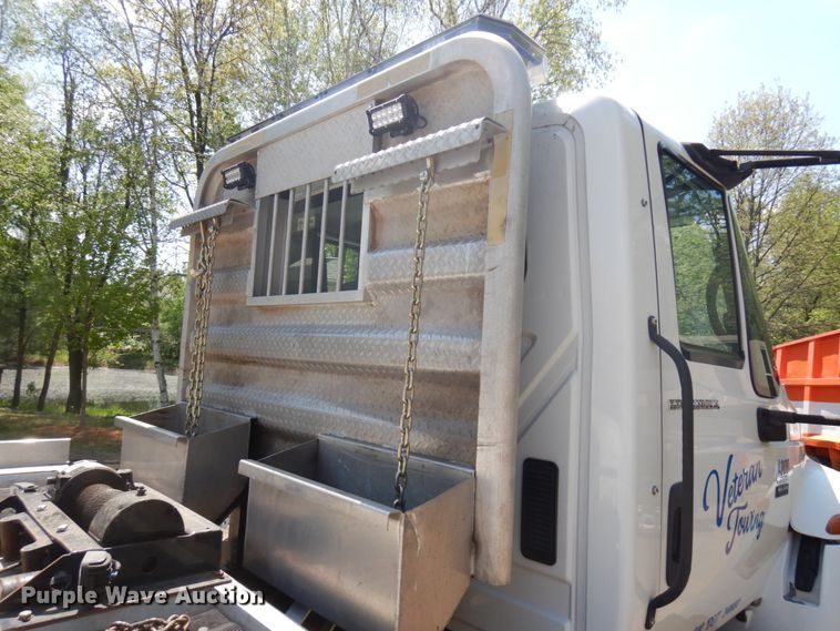 image for item IT9415 2007 International 4300  rollback truck