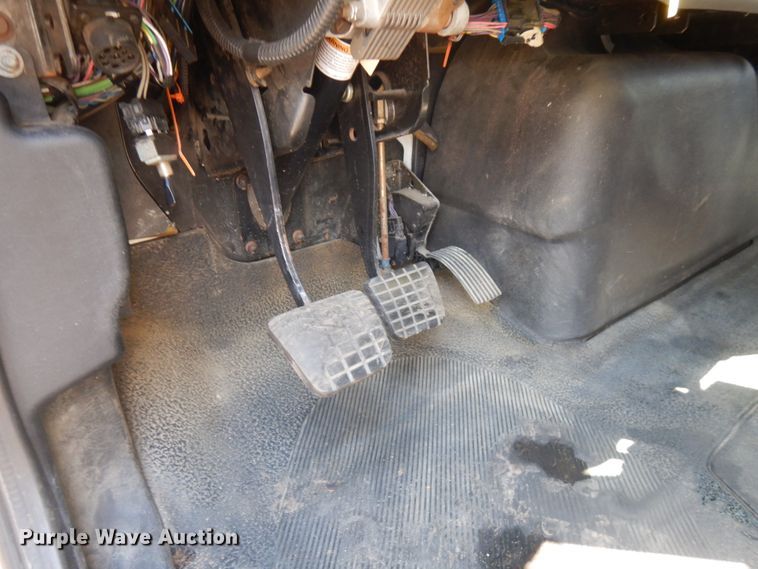 image for item IT9415 2007 International 4300  rollback truck