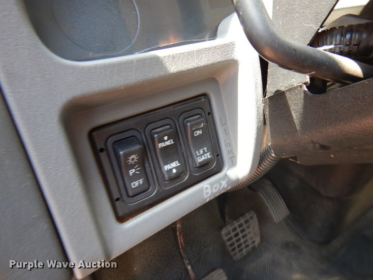 image for item IT9415 2007 International 4300  rollback truck