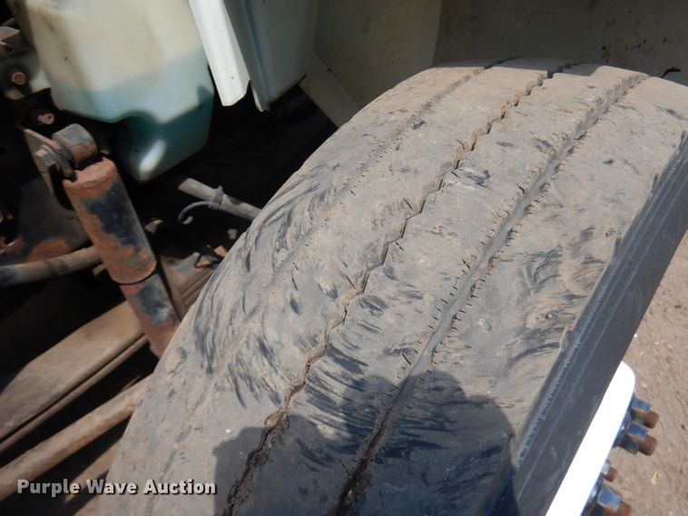 image for item IT9415 2007 International 4300  rollback truck