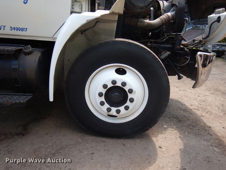 image for item IT9415 2007 International 4300  rollback truck