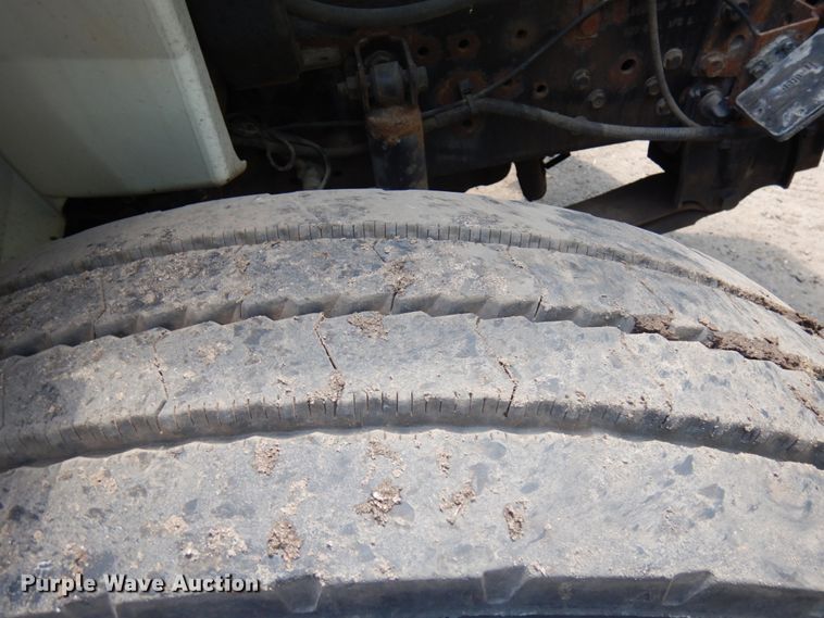 image for item IT9415 2007 International 4300  rollback truck