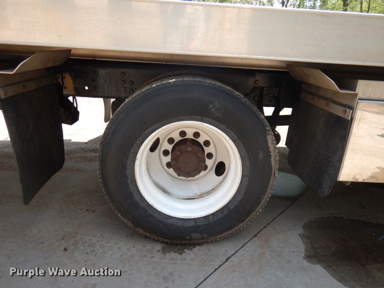 image for item IT9415 2007 International 4300  rollback truck