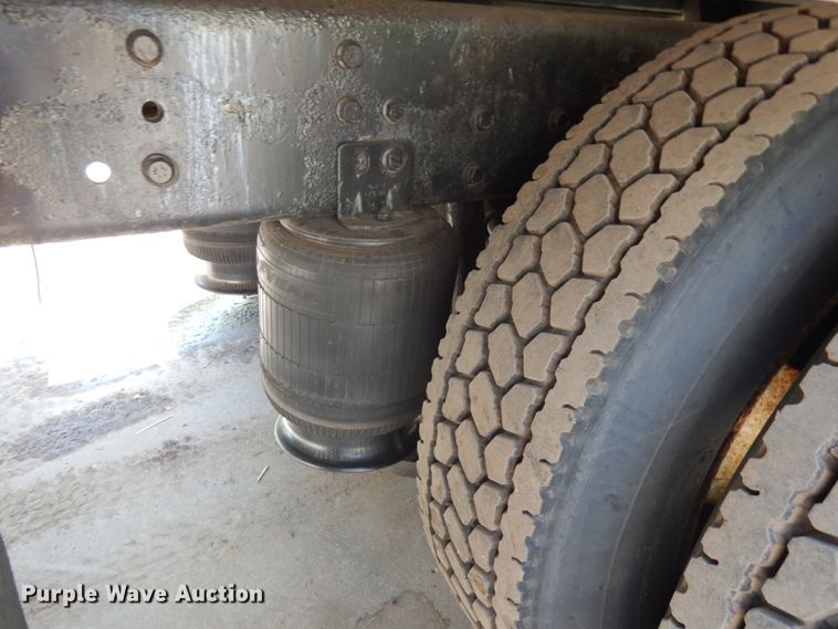 image for item IT9415 2007 International 4300  rollback truck