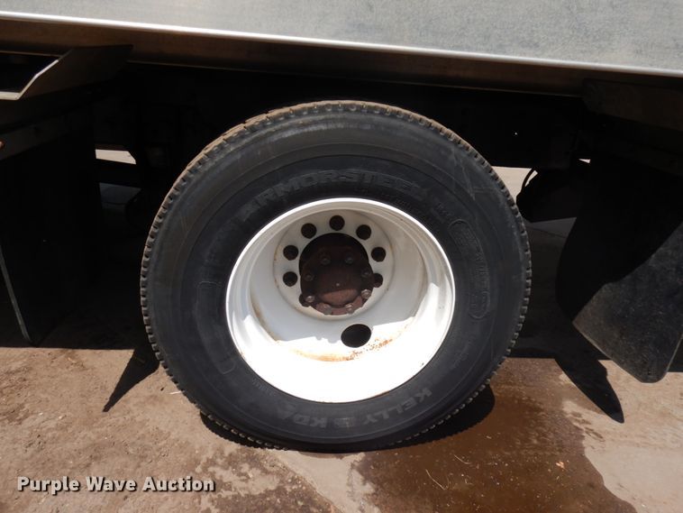 image for item IT9415 2007 International 4300  rollback truck