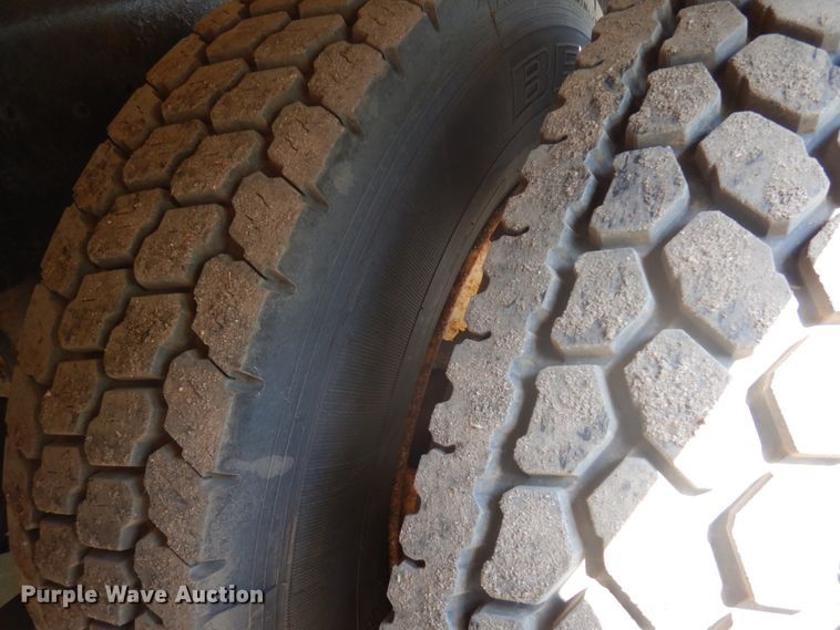 image for item IT9415 2007 International 4300  rollback truck