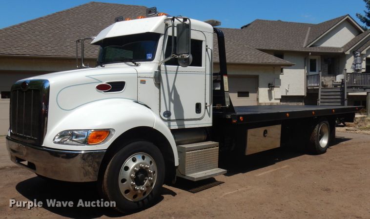 image for item IT9416 2014 Peterbilt 337  rollback truck