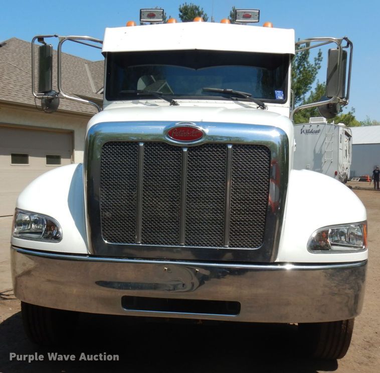 image for item IT9416 2014 Peterbilt 337  rollback truck