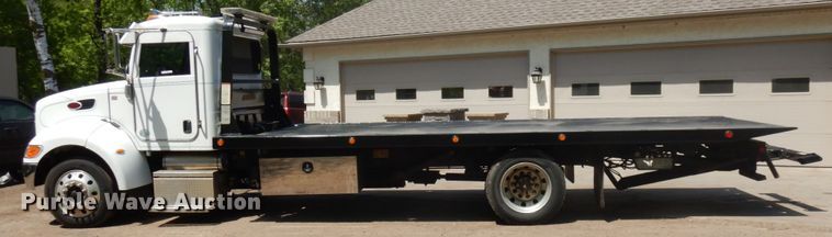 image for item IT9416 2014 Peterbilt 337  rollback truck