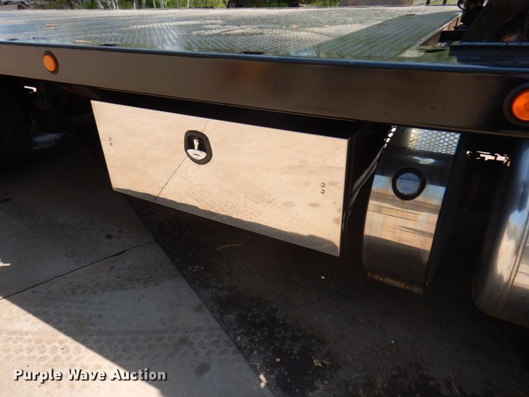 image for item IT9416 2014 Peterbilt 337  rollback truck