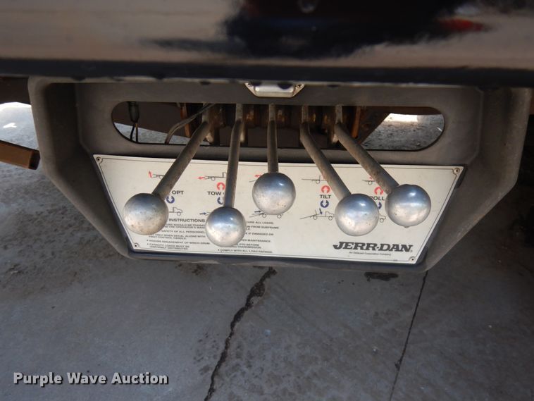 image for item IT9416 2014 Peterbilt 337  rollback truck