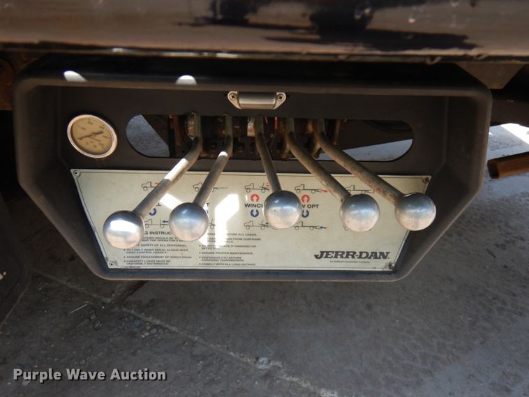 image for item IT9416 2014 Peterbilt 337  rollback truck