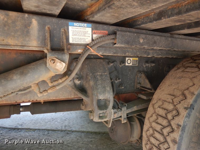 image for item IT9416 2014 Peterbilt 337  rollback truck