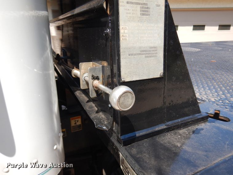 image for item IT9416 2014 Peterbilt 337  rollback truck