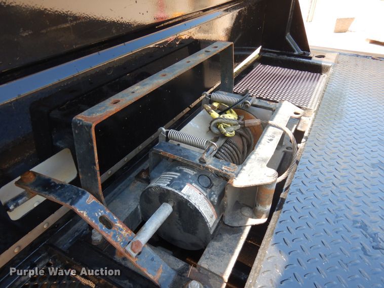 image for item IT9416 2014 Peterbilt 337  rollback truck