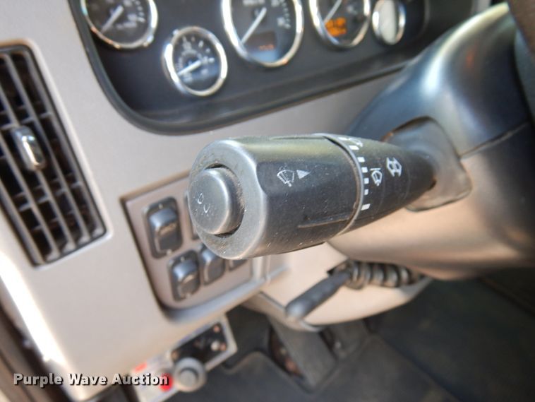 image for item IT9416 2014 Peterbilt 337  rollback truck