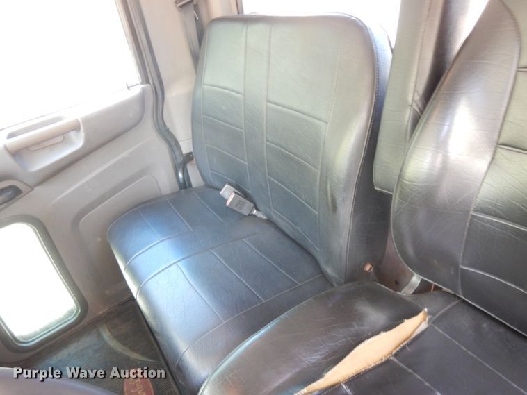 image for item IT9416 2014 Peterbilt 337  rollback truck