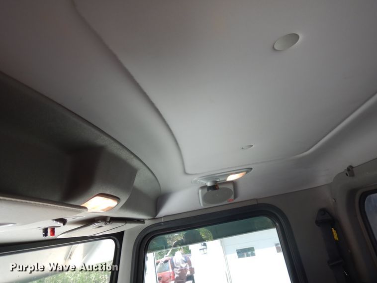 image for item IT9416 2014 Peterbilt 337  rollback truck