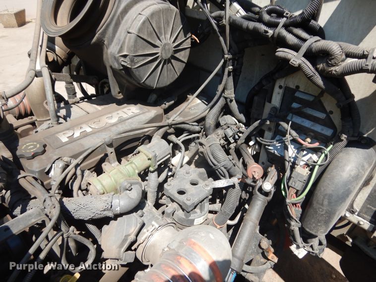 image for item IT9416 2014 Peterbilt 337  rollback truck