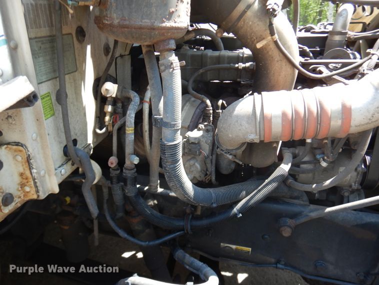 image for item IT9416 2014 Peterbilt 337  rollback truck