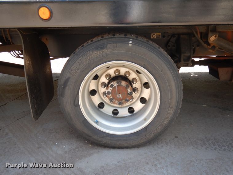 image for item IT9416 2014 Peterbilt 337  rollback truck