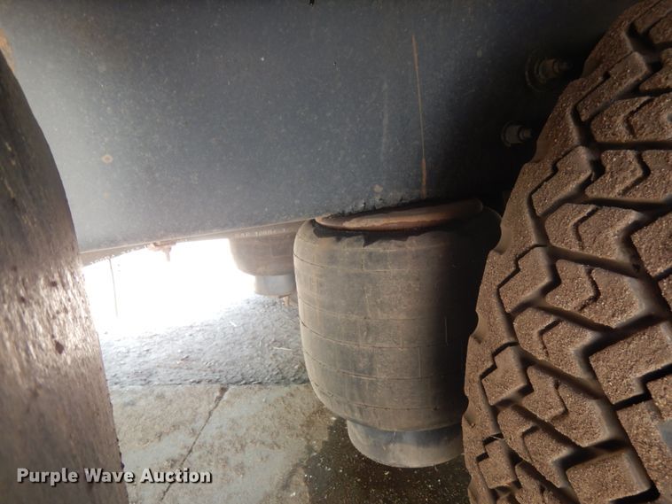 image for item IT9416 2014 Peterbilt 337  rollback truck