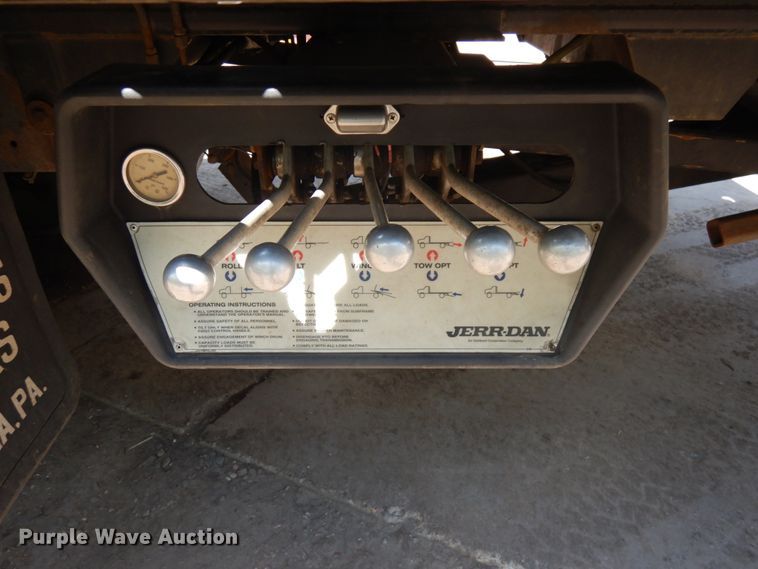 image for item IT9416 2014 Peterbilt 337  rollback truck