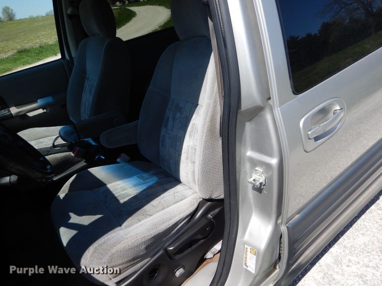 image for item IY9625 2005 Pontiac Montana  van