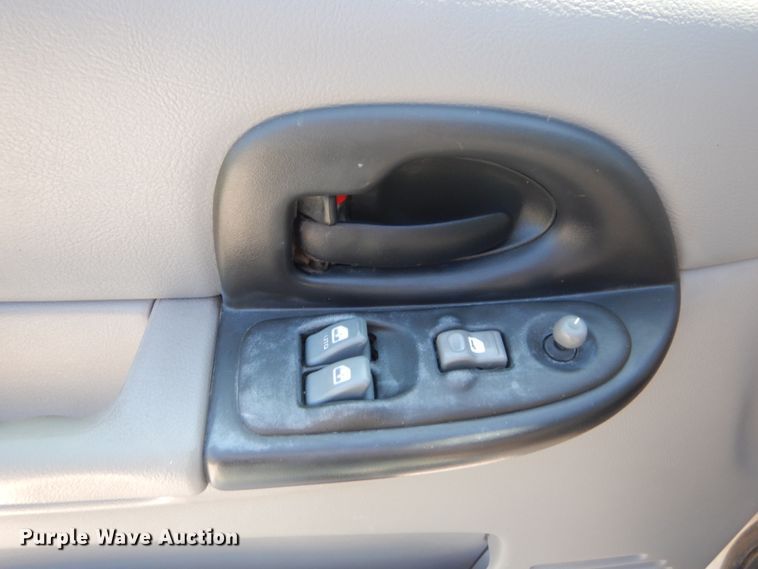 image for item IY9625 2005 Pontiac Montana  van