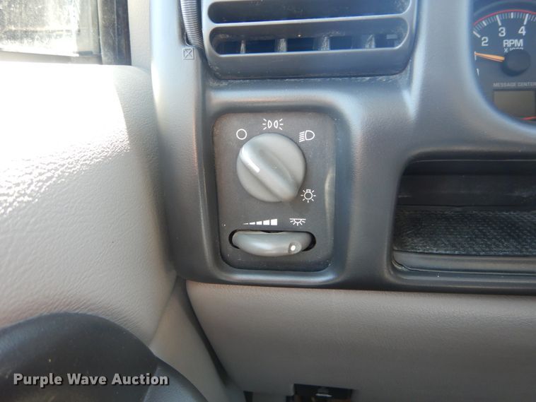 image for item IY9625 2005 Pontiac Montana  van