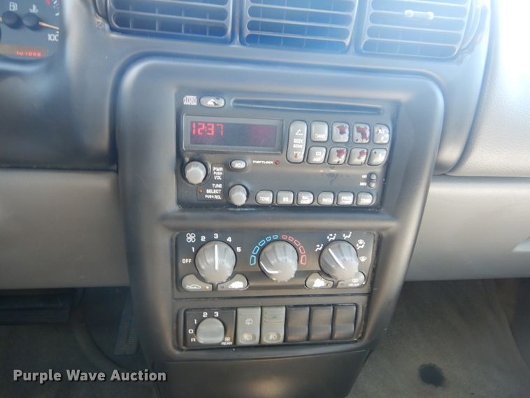 image for item IY9625 2005 Pontiac Montana  van