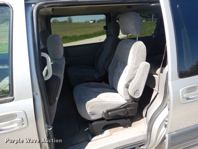 image for item IY9625 2005 Pontiac Montana  van