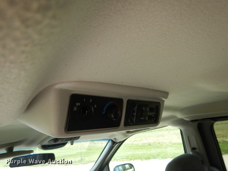 image for item IY9625 2005 Pontiac Montana  van