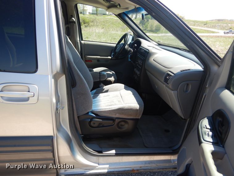 image for item IY9625 2005 Pontiac Montana  van