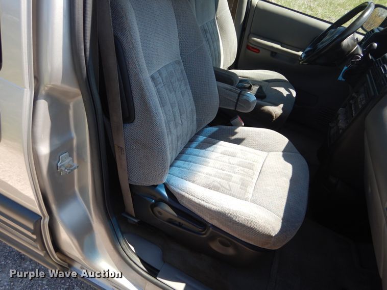 image for item IY9625 2005 Pontiac Montana  van