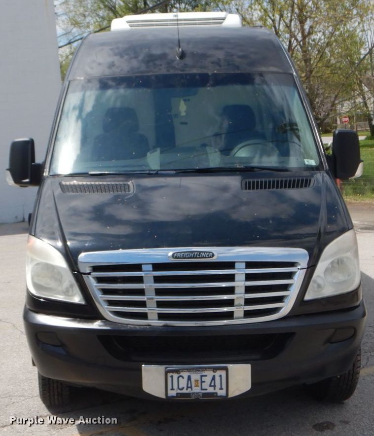 image for item IY9686 2011 Freightliner Sprinter  van