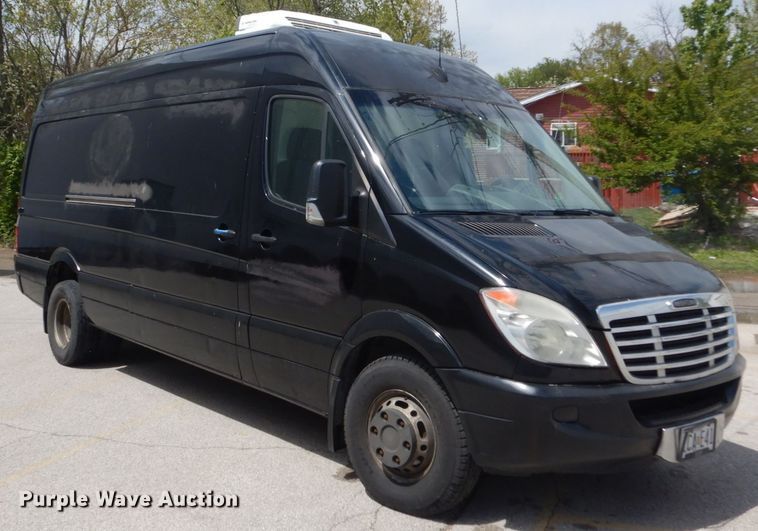 image for item IY9686 2011 Freightliner Sprinter  van